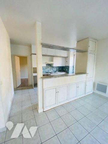 A Vendre à Perros-Guirec (22700) en Côtes-d'Armor (22), un appartement de type 3 au premier éta...