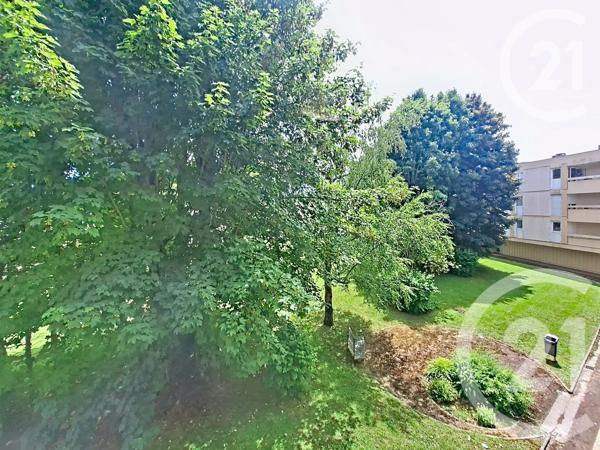 Appartement F4 à vendre  4 pièces - 73 m 2   LAGNIEU  - 01