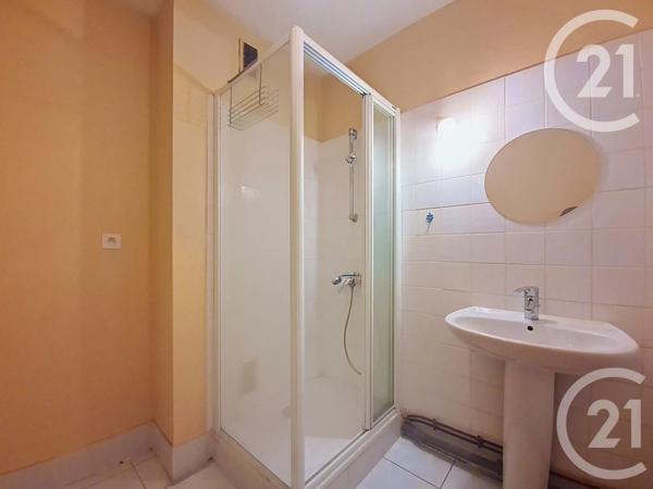 Appartement F4 à vendre  4 pièces - 73 m 2   LAGNIEU  - 01