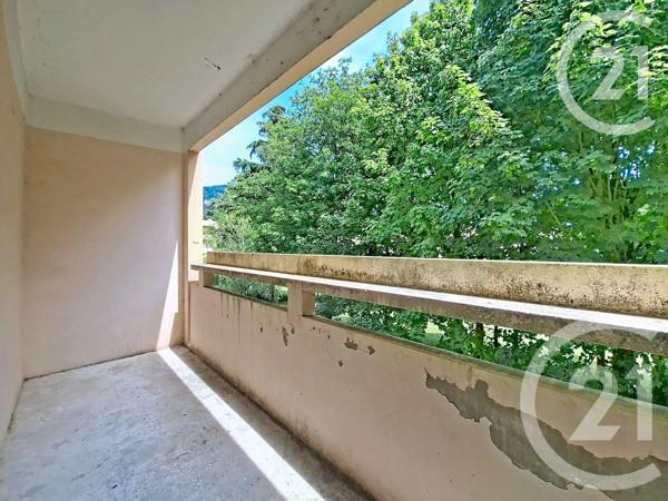 Appartement F4 à vendre  4 pièces - 73 m 2   LAGNIEU  - 01