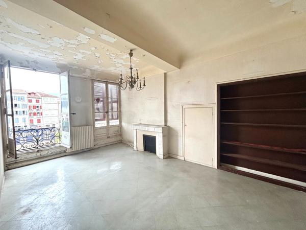 T4 bords de Nive avec travaux.