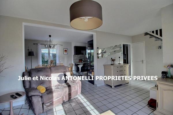 Villars 42390 Maison  89m² 3 chambres garage sur 564m² de terrain avec piscine enterrée