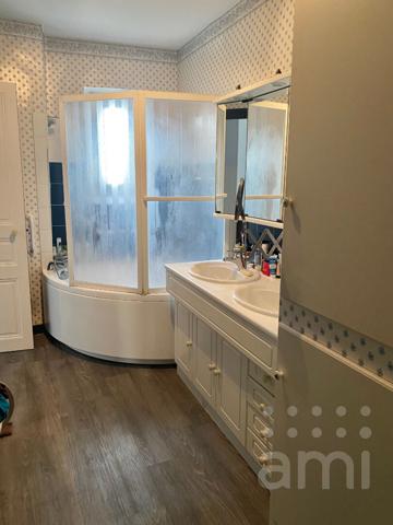 Maison Niort 7 pièce(s) 208 m2