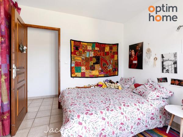 Maison à vendre 4 pièces VILLELAURE (84)