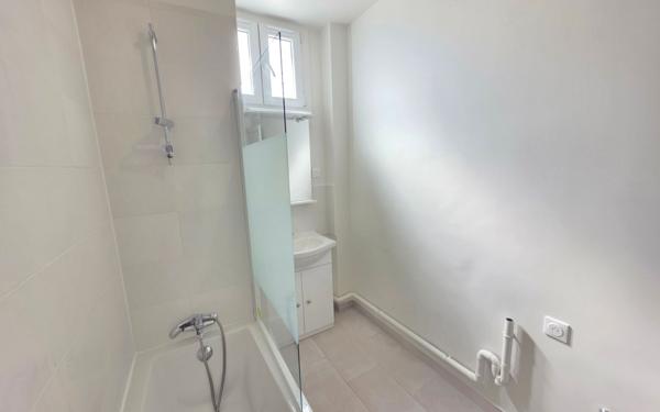 Appartement à vendre    1 pièce • 30,05 m2 Houilles