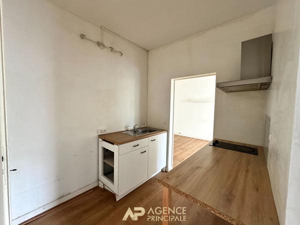 Appartement - T2 - Hyper-centre - 39m2 - Loggia - Ascenseur 233 000 € **  - Référence  JH746D2