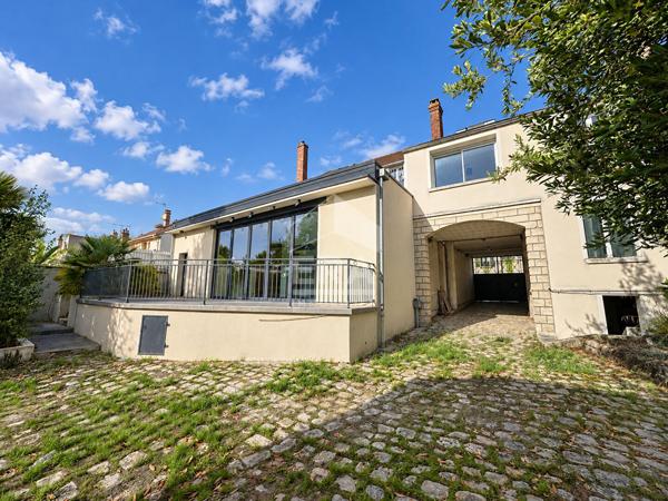 Maison Luzarches 12 pièces 349.44 m2