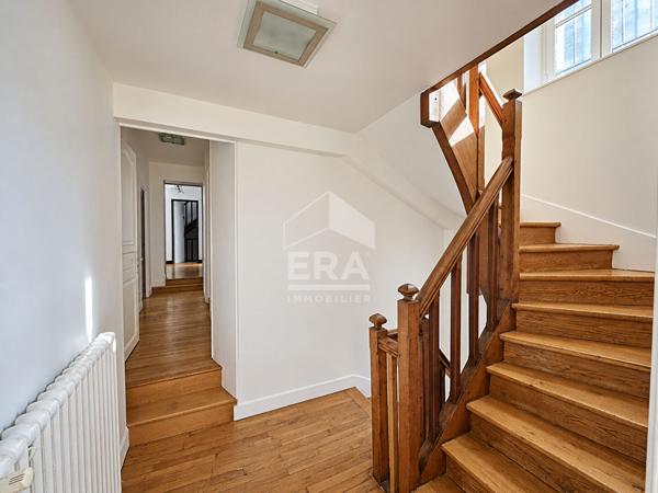 Maison Luzarches 12 pièces 349.44 m2