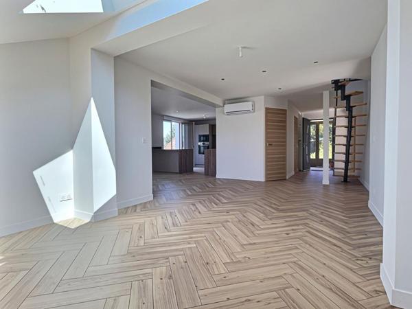 AIX LES BAINS - DUPLEX T4 RENOVE 100.19 M² AVEC TERRASSE PRIVATIVE DE 43 M² VUE DEGAGEE