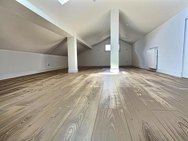 AIX LES BAINS - DUPLEX T4 RENOVE 100.19 M² AVEC TERRASSE PRIVATIVE DE 43 M² VUE DEGAGEE