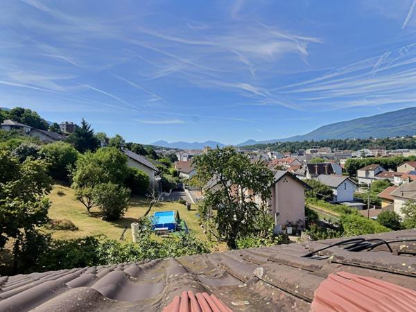 AIX LES BAINS - DUPLEX T4 RENOVE 100.19 M² AVEC TERRASSE PRIVATIVE DE 43 M² VUE DEGAGEE