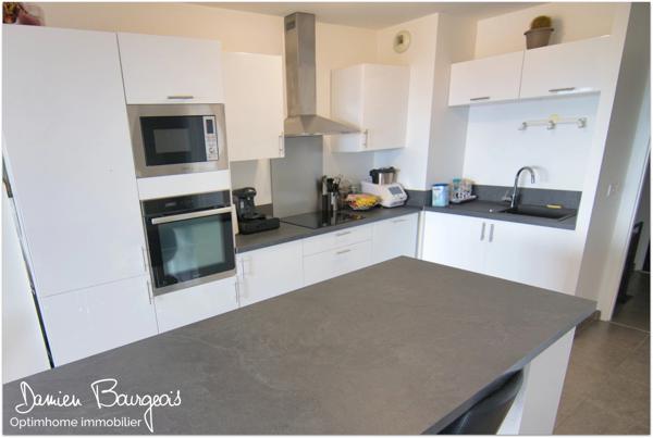 Coup de cœur assuré ! T3 lumineux avec terrasse, garage et vue imprenable