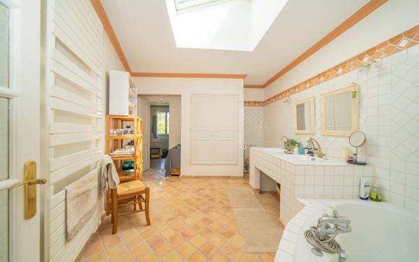 Maison à vendre    5 pièces •  Istres