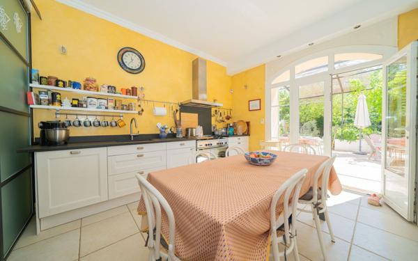 Maison à vendre    5 pièces •  Istres