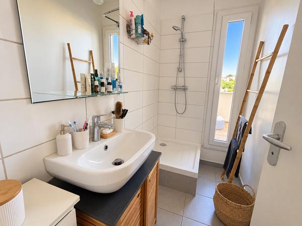 Appartement T1 à vendre au dernier étage à Pessac - Quartier Bougnard