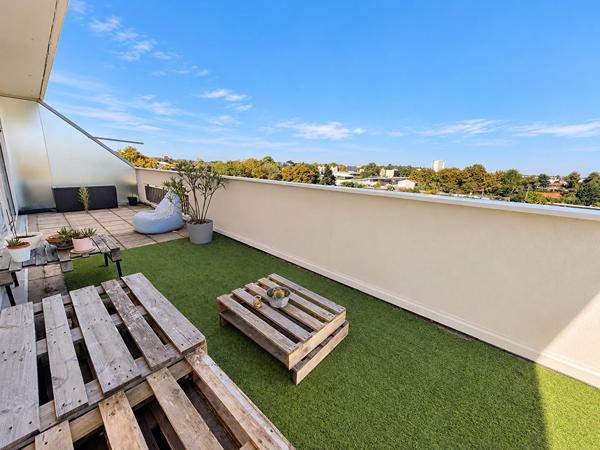 Appartement T1 à vendre au dernier étage à Pessac - Quartier Bougnard