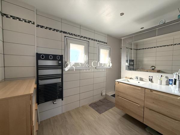 Maison 4 pièce(s) 3 chambre(s) 109 m²