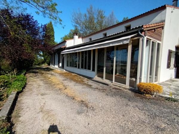 Maison Plain-pied hauteurs de Port-Sainte-Marie