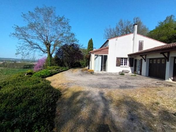 Maison Plain-pied hauteurs de Port-Sainte-Marie