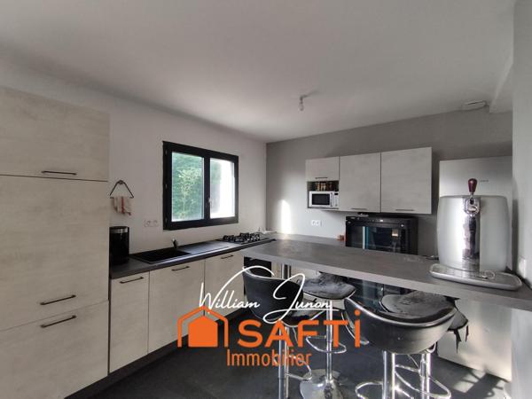 Maison contemporaine de 2022 avec toit-terasse