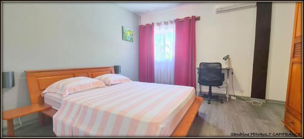 A VENDRE A KOUROU UN MAGNIFIQUE COMPLEXE IMMOBILIER DE 8 APPARTEMENTS (R+1) DE 960 m² - UNE VILLA T5 (R+1) DE 310 m² - TERRAIN 1870 m² - AU PRIX DE 1 755 000 €.