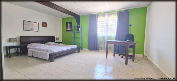 A VENDRE A KOUROU UN MAGNIFIQUE COMPLEXE IMMOBILIER DE 8 APPARTEMENTS (R+1) DE 960 m² - UNE VILLA T5 (R+1) DE 310 m² - TERRAIN 1870 m² - AU PRIX DE 1 755 000 €.