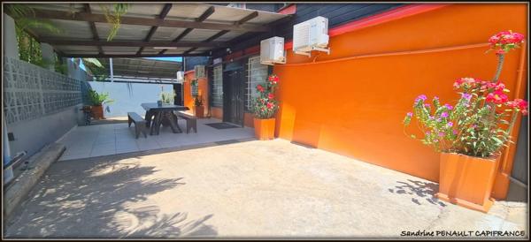 A VENDRE A KOUROU UN MAGNIFIQUE COMPLEXE IMMOBILIER DE 8 APPARTEMENTS (R+1) DE 960 m² - UNE VILLA T5 (R+1) DE 310 m² - TERRAIN 1870 m² - AU PRIX DE 1 755 000 €.