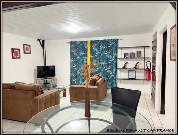 A VENDRE A KOUROU UN MAGNIFIQUE COMPLEXE IMMOBILIER DE 8 APPARTEMENTS (R+1) DE 960 m² - UNE VILLA T5 (R+1) DE 310 m² - TERRAIN 1870 m² - AU PRIX DE 1 755 000 €.
