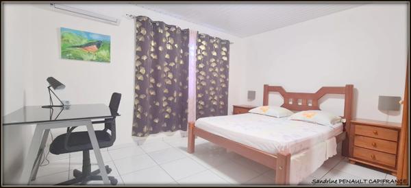 A VENDRE A KOUROU UN MAGNIFIQUE COMPLEXE IMMOBILIER DE 8 APPARTEMENTS (R+1) DE 960 m² - UNE VILLA T5 (R+1) DE 310 m² - TERRAIN 1870 m² - AU PRIX DE 1 755 000 €.