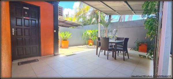 A VENDRE A KOUROU UN MAGNIFIQUE COMPLEXE IMMOBILIER DE 8 APPARTEMENTS (R+1) DE 960 m² - UNE VILLA T5 (R+1) DE 310 m² - TERRAIN 1870 m² - AU PRIX DE 1 755 000 €.