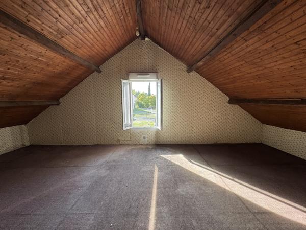 MAISON DES ANNÉES 30 À RÉNOVER – 95 m² – 3 CHAMBRES – TERRAIN CLOS
