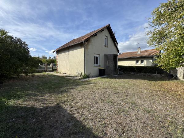 MAISON DES ANNÉES 30 À RÉNOVER – 95 m² – 3 CHAMBRES – TERRAIN CLOS