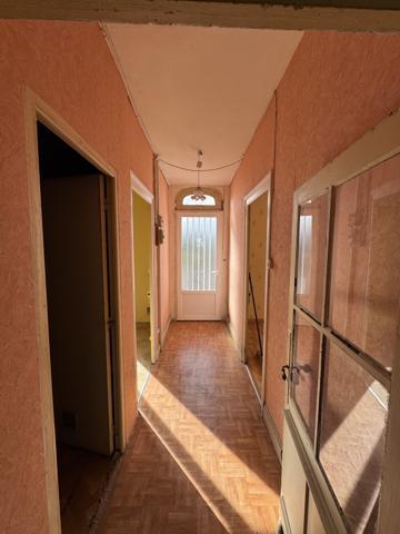 MAISON DES ANNÉES 30 À RÉNOVER – 95 m² – 3 CHAMBRES – TERRAIN CLOS