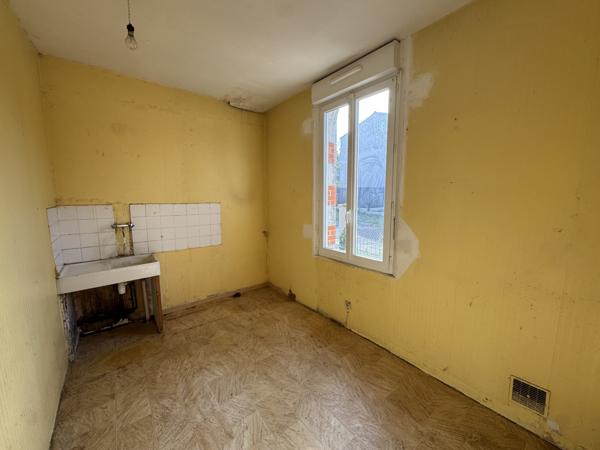 MAISON DES ANNÉES 30 À RÉNOVER – 95 m² – 3 CHAMBRES – TERRAIN CLOS