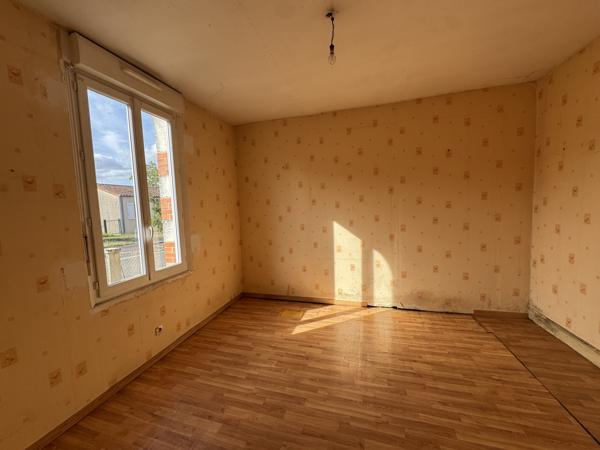 MAISON DES ANNÉES 30 À RÉNOVER – 95 m² – 3 CHAMBRES – TERRAIN CLOS