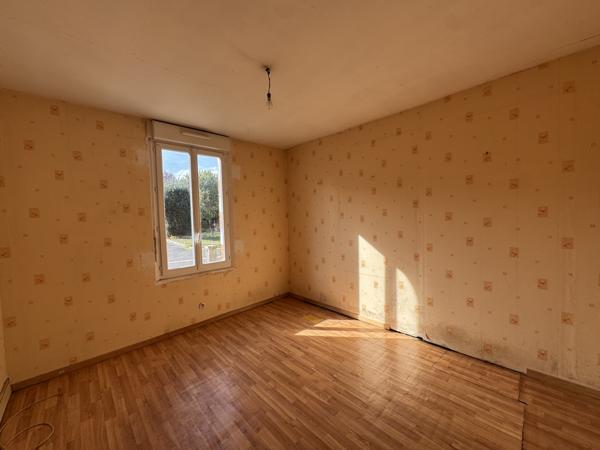 MAISON DES ANNÉES 30 À RÉNOVER – 95 m² – 3 CHAMBRES – TERRAIN CLOS