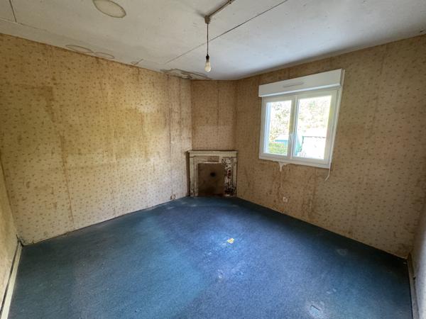 MAISON DES ANNÉES 30 À RÉNOVER – 95 m² – 3 CHAMBRES – TERRAIN CLOS