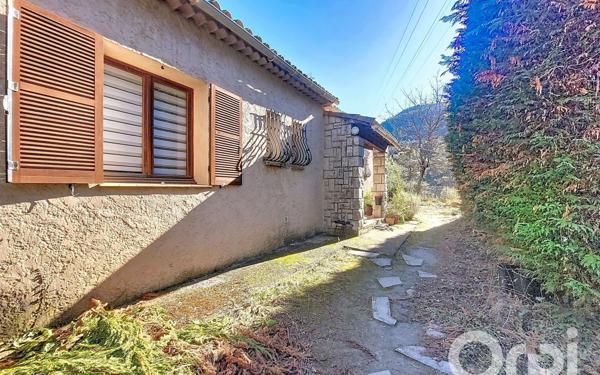 Maison à vendre    4 pièces •  Tourrette-Levens