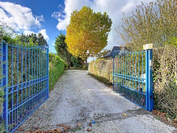 Maison d'Architecte, Le Plessis Grammoire 170 m² habitable, jardin, garage, sous-sol.