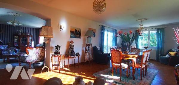 Pavillon 4 chambres avec vaste terrain