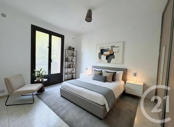 Appartement F3 à vendre  3 pièces - 65 m 2   MARTIGUES  - 13
