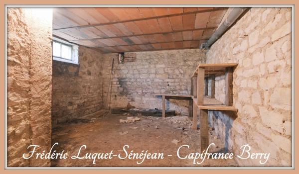 Maison mitoyenne à vendre 4 pièces + grenier aménageable à SAINT FLORENT SUR CHER (18)