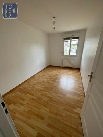 Appartement à louer 3 pièces 64.45m² Andeville (60570)