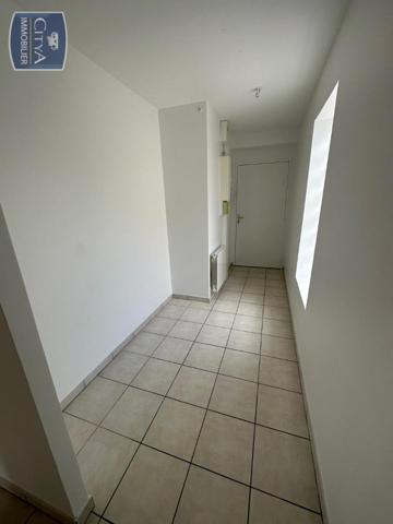 Appartement à louer 3 pièces 64.45m² Andeville (60570)