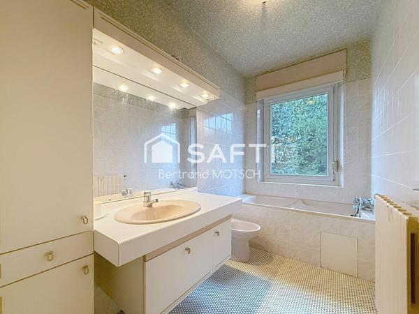 grande maison jumelée