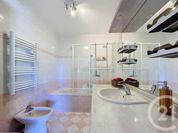 Appartement F5 à vendre  5 pièces - 127 m 2   MOUGINS  - 06