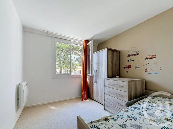 Appartement F5 à vendre  5 pièces - 127 m 2   MOUGINS  - 06