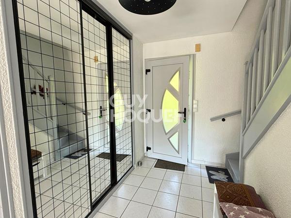 Maison lumineuse 131 m² avec piscine couverte à 5 min de Besançon