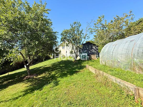 Maison lumineuse 131 m² avec piscine couverte à 5 min de Besançon