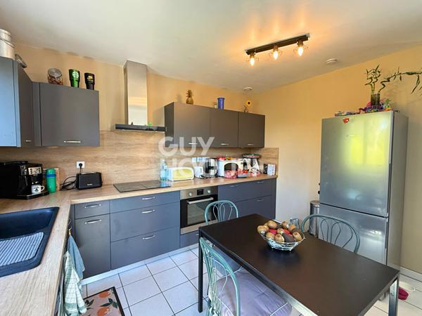 Maison lumineuse 131 m² avec piscine couverte à 5 min de Besançon